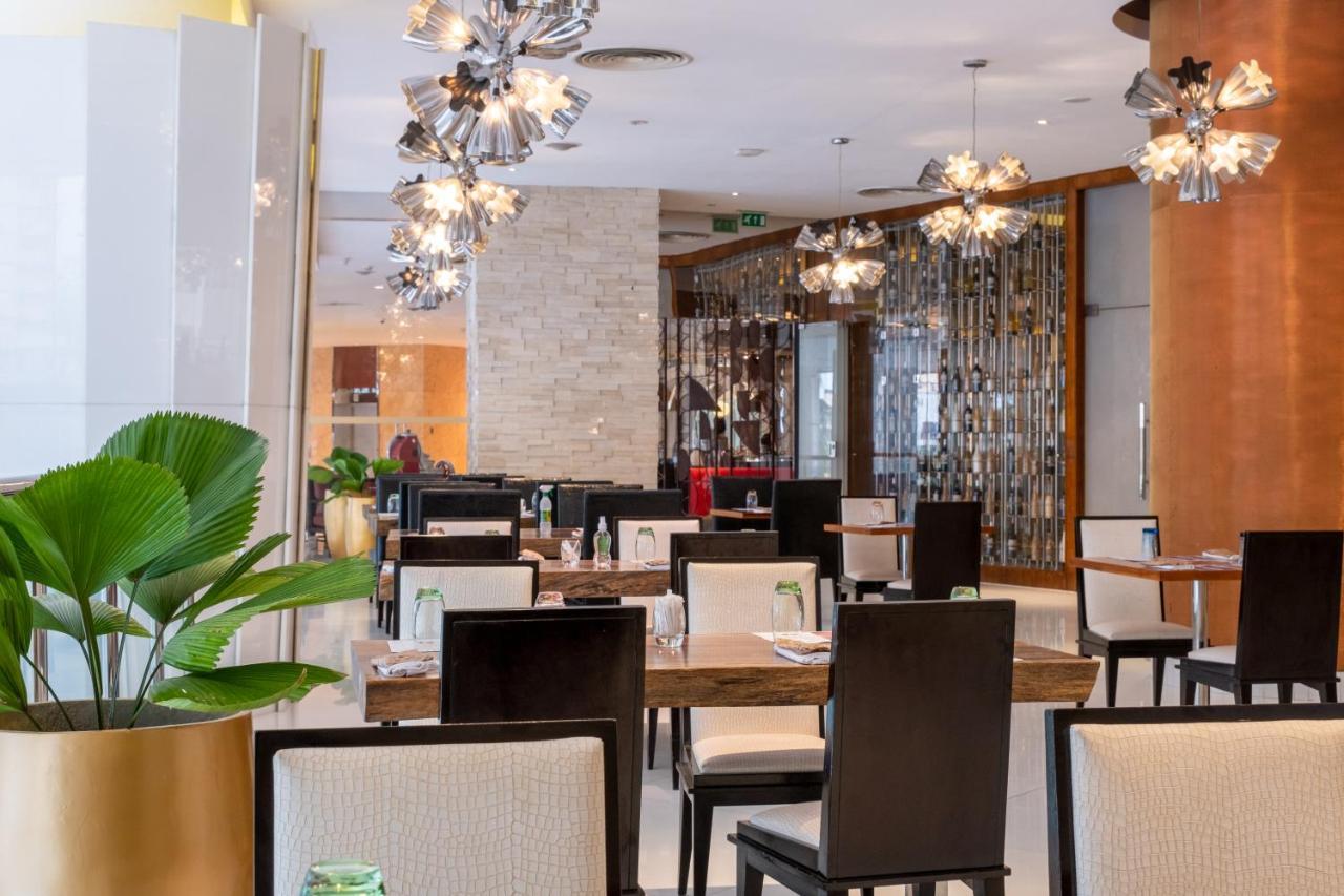 Lagos Continental Hotel Exterior foto The restaurant